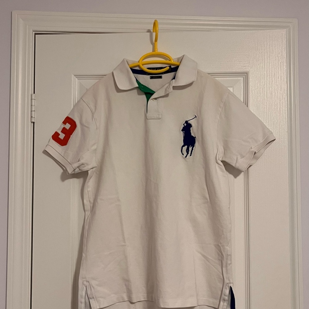 Polo-Style White Men's Short Sleeve Shirt with Navy Logo